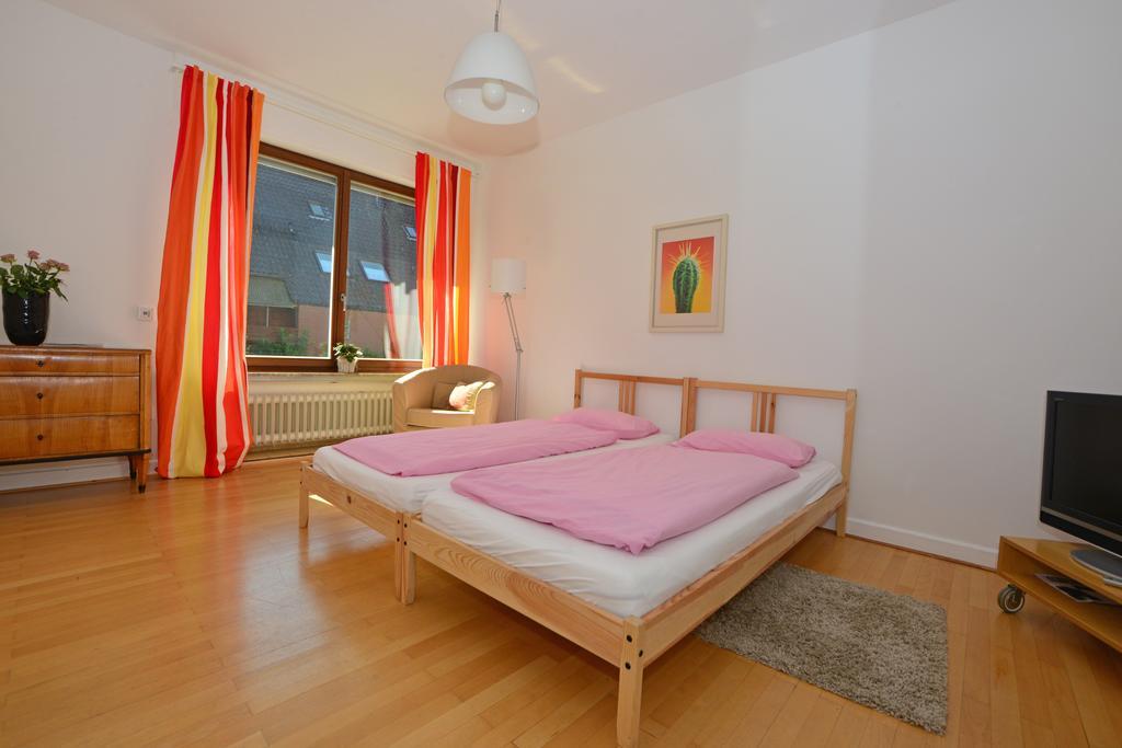 Moderne Ferienwohnung Deichstrasse Hennef  Pokoj fotografie